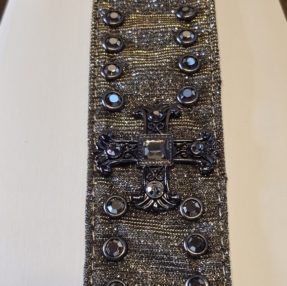 Maltese Cross Silver Black Wide Crystal Metallic Mesh Snap Bracelet - Picture 7 of 7